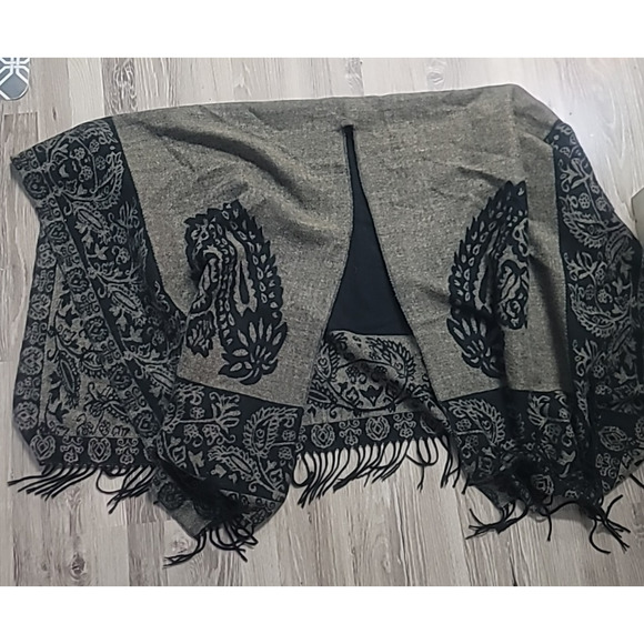 INDIGO SOUL Black Brown Paisley Fringed Wrap One Size Acrylic Shawl Open Poncho - Picture 4 of 7
